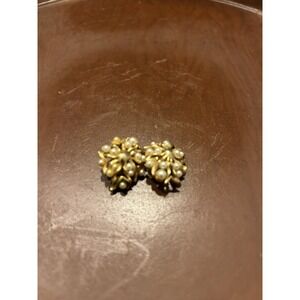 Vintage Jewelry Signed LISNER Clip On Earrings‎ Gold Tone Beaded